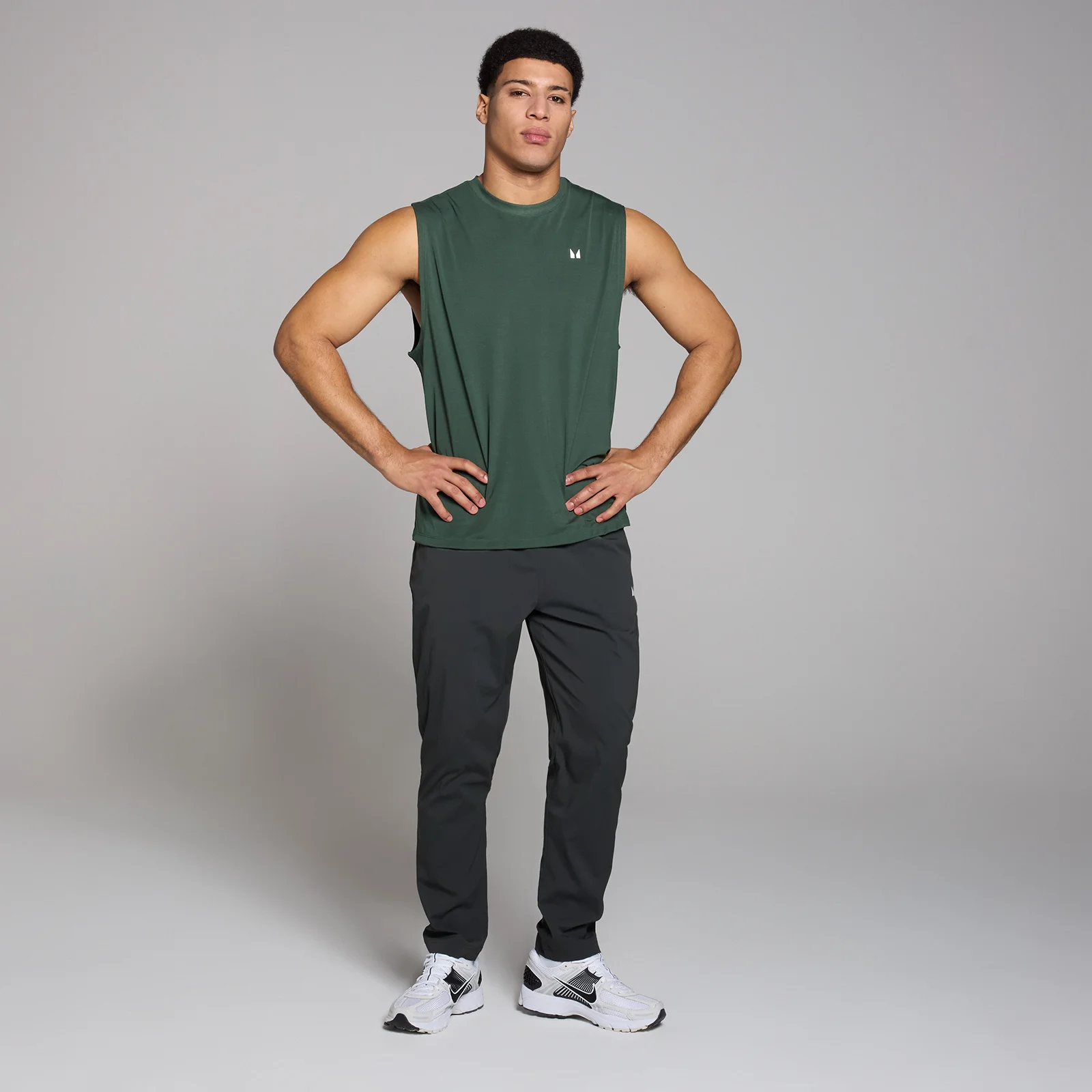 Canotta sportiva oversize in mesh MP Tempo da uomo - Nera | IT Canotta sportiva oversize in mesh MP Tempo da uomo - Nera | IT