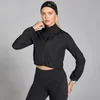 Giacca a vento cropped con vestibilità aderente MP Velocity da donna - Nero