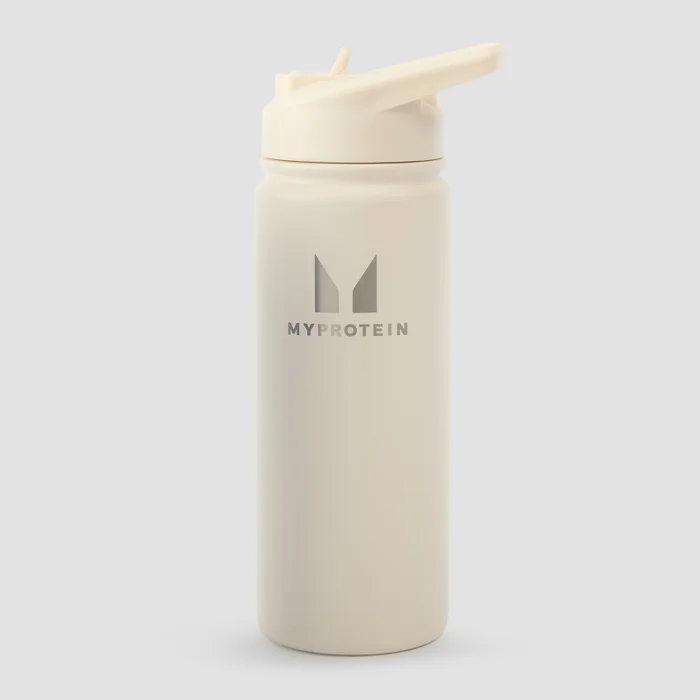Borraccia in metallo riciclato con cannuccia a scatto Myprotein da 500 ml - Crema